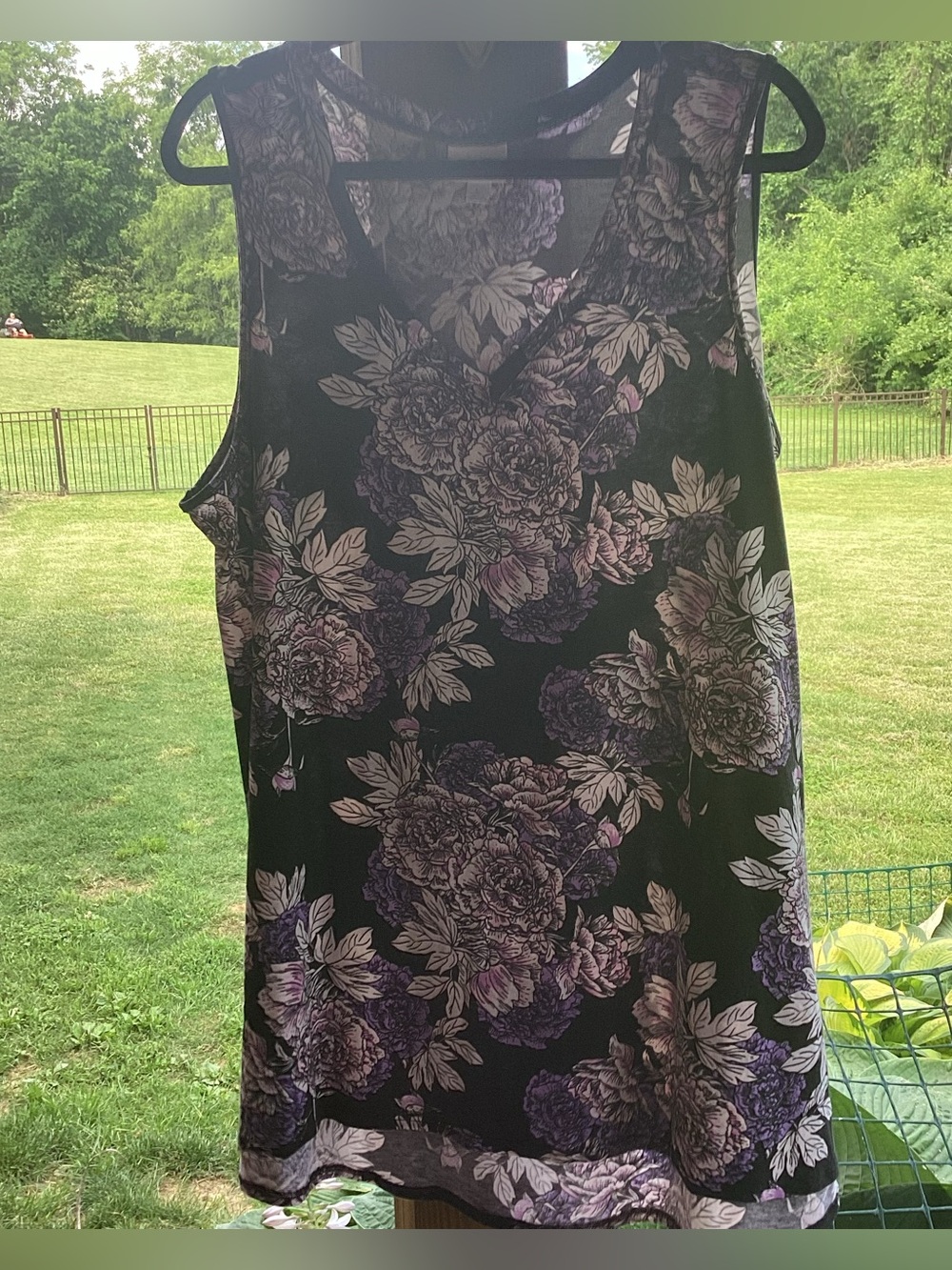 LuLaRoe Women’s V-Neck Top in Purple Florals - Large